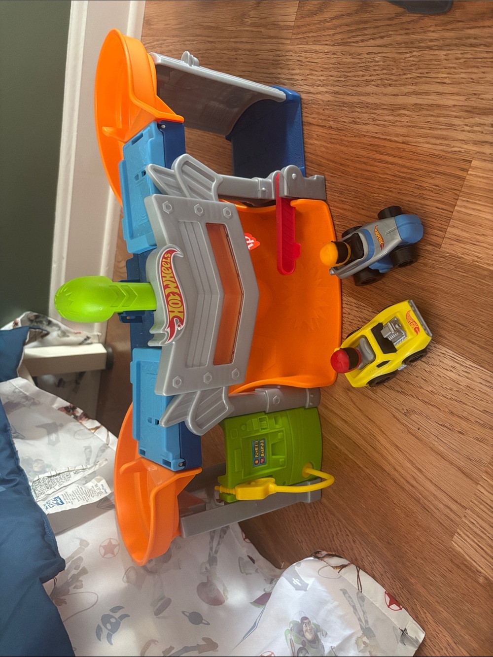 Fisher-Price Hot Wheels Orange, Blue & Green Action Track with Two Cars